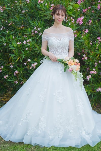 【AW2023 最新作】ウエディングドレス　結婚式　ブライダル　Aライン　M